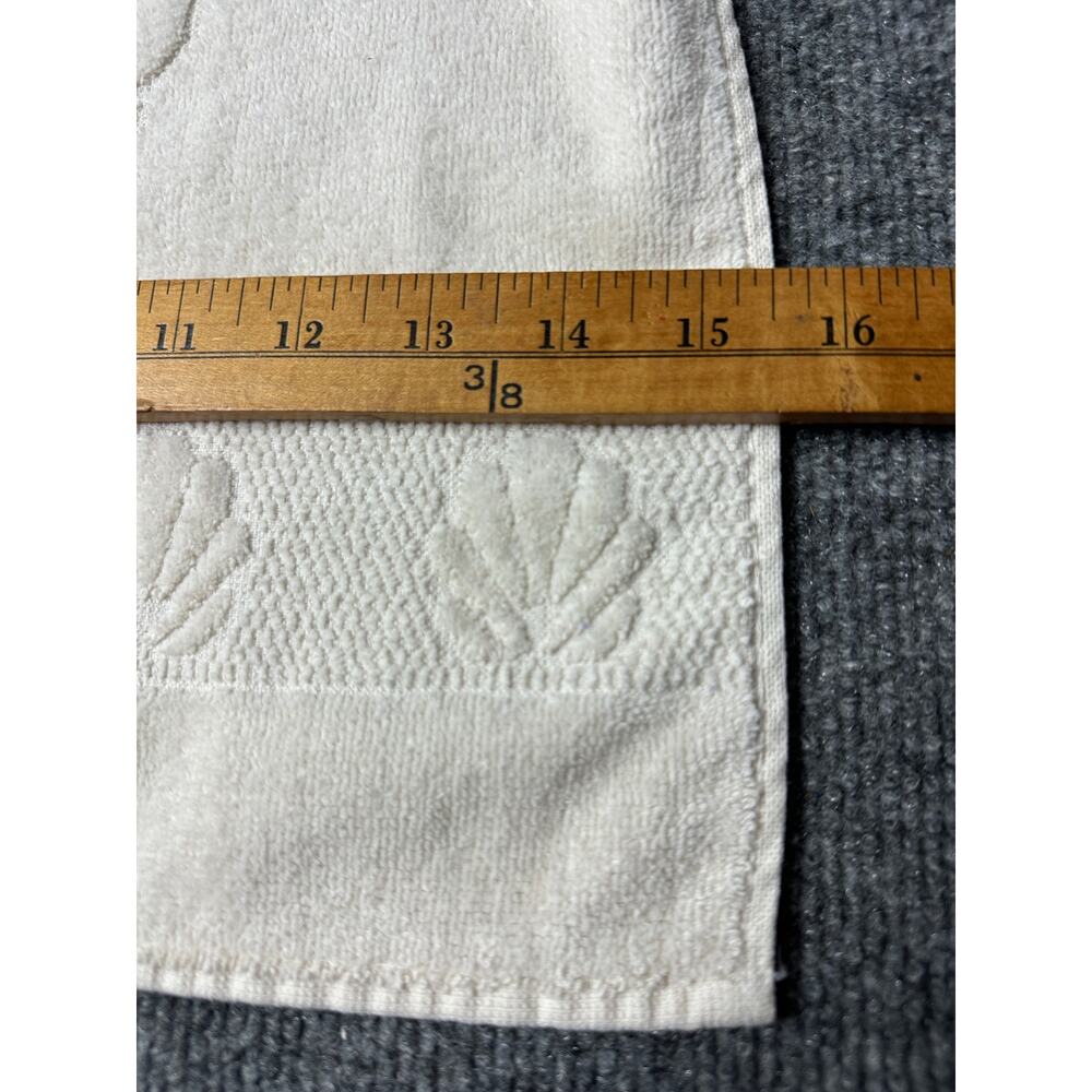 Vintage 80s sculpted cotton blend hand towel sea shells cream 15.5x24 cottage - Picture 10 of 10